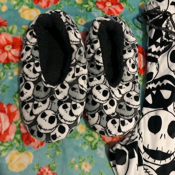 Disney Nightmare Before Christmas Jack Skellington Lounge/PJ Pants & Slipper Set - Picture 3 of 3